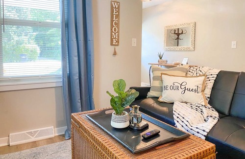 Lake Breeze Park Casa | Stop the Scroll....you've found it! 🍇🍇🍇🍷🍷🍷