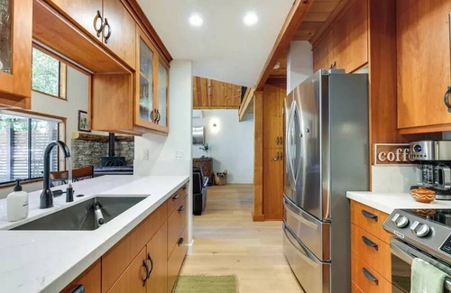 Murphys Cabina | New - Walk to Downtown from "The Local Pine"