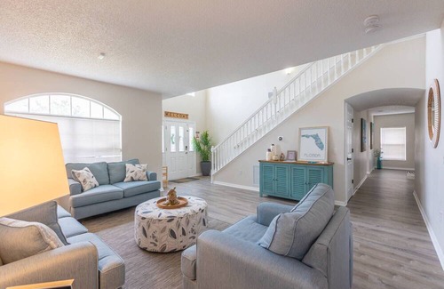 Poinciana Casa | Getaway & Comfy House w/ Pool!