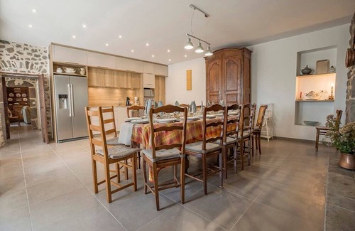 Saint-Bonnet-de-Salers Cabaña | Gite Saint-Bonnet-de-Salers, 4 bedrooms, 8 persons