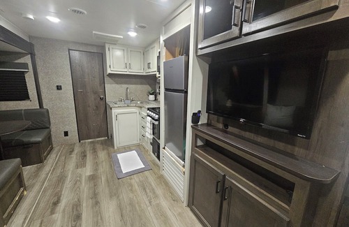 Taylor Casa | Rv close to samsung plant. 13 minutes. All include.