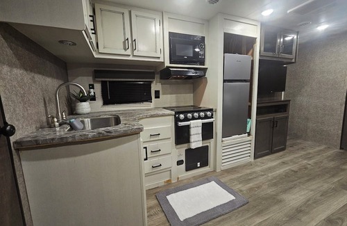 Taylor Casa | Rv close to samsung plant. 13 minutes. All include.