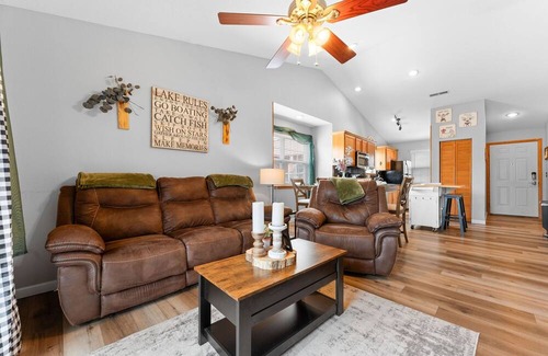 Indian Point Condominio | Next to Silver Dollar City - Lakeside Condo