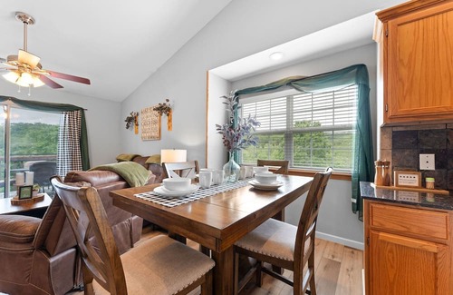Indian Point Condominio | Next to Silver Dollar City - Lakeside Condo
