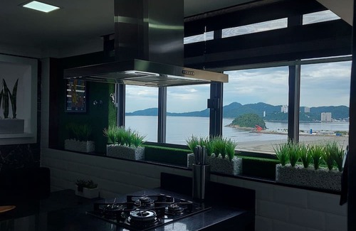 Pompeia Apartamento | Oceanview Santos apartment for up to 7 people