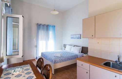 Sissi Casa | Private Yard studio 8 km (5min) away from Malia