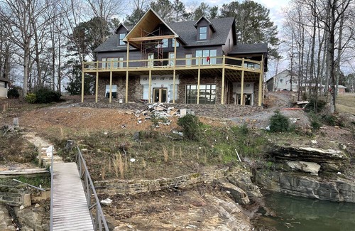 Jasper Casa | Spacious lake estate 7BR 5-1/2 baths, rec room , jacuzzi IMAX theater and Dolby