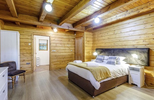 Mansfield Cabina | 2 bedroom accommodation in Edwinstowe
