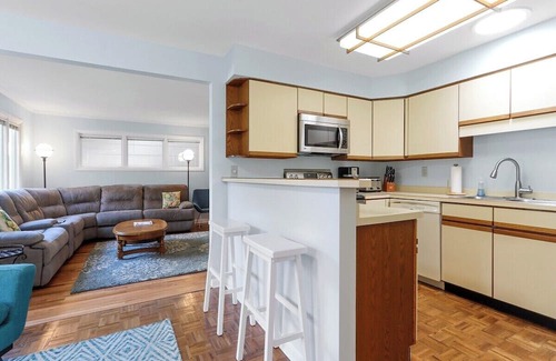 Fontana Casa | Geneva Shores- Monthly Rental w/ Lake Access!