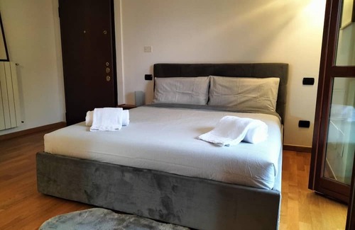 Zona Padova Apartamento | Casa Atene _ Luminoso Appartamento su due livelli a Milano