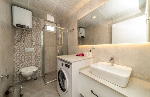 Eski Lara Apartamento | Central Flat with Balcony in Muratpasa