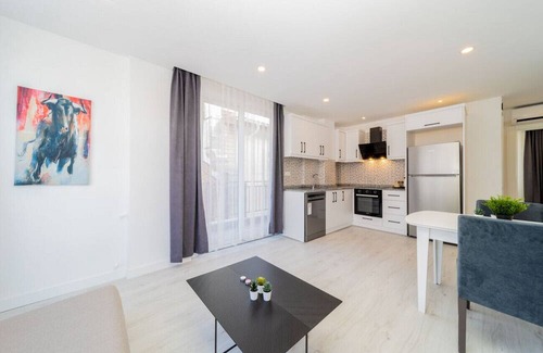 Eski Lara Apartamento | Central Flat with Balcony in Muratpasa