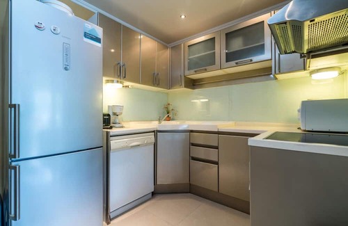 Patong Apartamento | Patong Tower Condo- prime location, pool, 150m to beach!