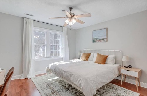 Cary Casa | Lovely townhome minutes to downtown Raleigh/Cary