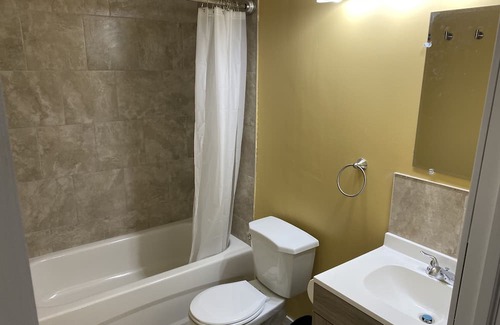 Sudbury Apartamento | Beautiful 3 befroom Apartment ,6 minutes to Costco and many restaurants