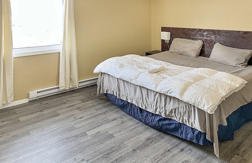 Sudbury Apartamento | Beautiful 3 befroom Apartment ,6 minutes to Costco and many restaurants