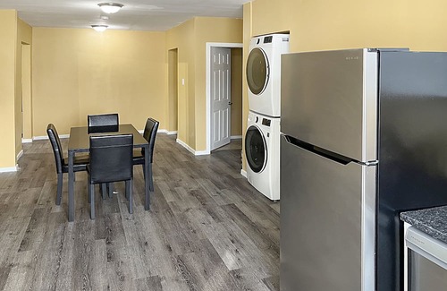 Sudbury Apartamento | Beautiful 3 befroom Apartment ,6 minutes to Costco and many restaurants