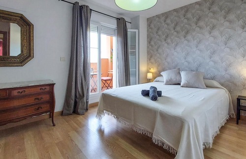 Rincon de la Victoria Apartamento | On the coastal hills of Rincon de la Victoria welcomes you this large and comfortable apartment with