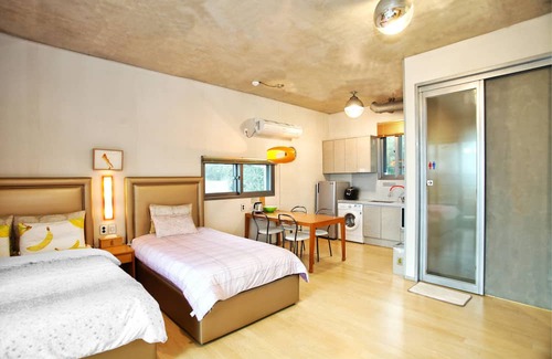 Namwon Apartamento | Orojeju : The attentive studio devoted to the basics with majestic ocean view