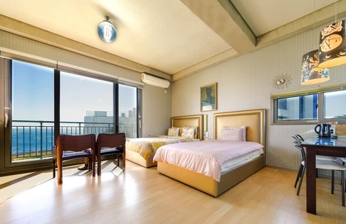 Namwon Apartamento | Orojeju : The attentive studio devoted to the basics with majestic ocean view