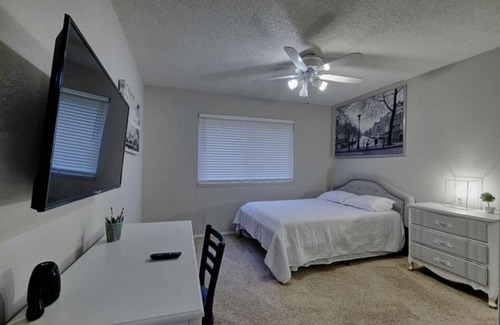 Bedford Casa | Lovely house near DFW!
