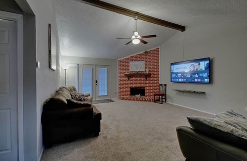 Bedford Casa | Lovely house near DFW!