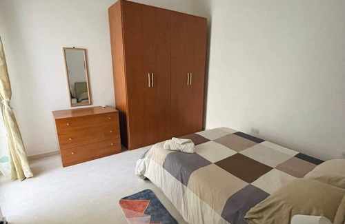 St. Andrew's Apartamento | 3-bedroom With Backyard-hosted by Sweetstay