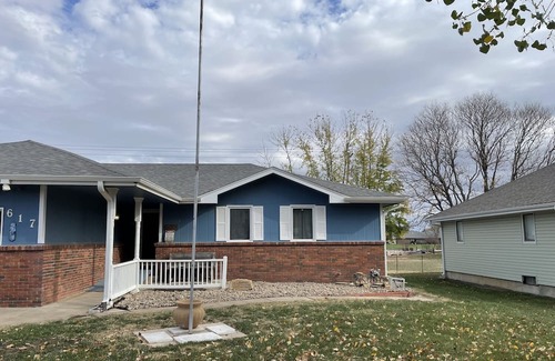 Salina Casa | Hot Tub, Beautiful view, location, family home, 3 BR, + 2 beds in 2nd LR, 3 bath