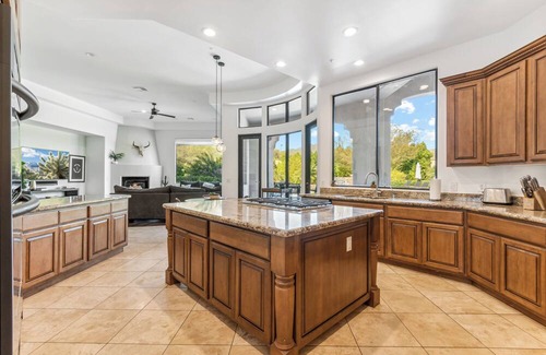 McDowell Acres Casa | Scottsdale Paradise- POOL, Spa, Pickleball/Basketball, Fire Pit & Great HIKING!