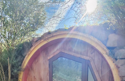 Fundao Otro | Hobbit House Fatela - Casa Florestal