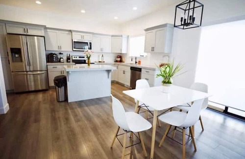 Eagle Mountain Casa | Smart Home With Garage Parking