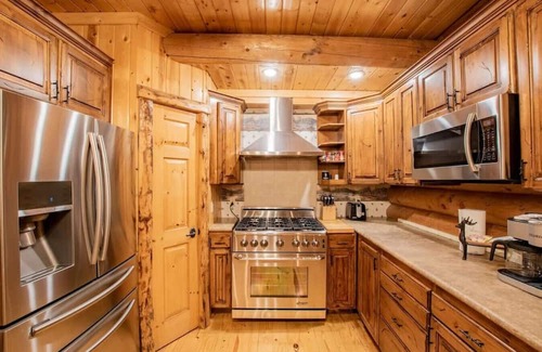 Highland Cabina | The Moose & Bear Cabin at Timpanogos