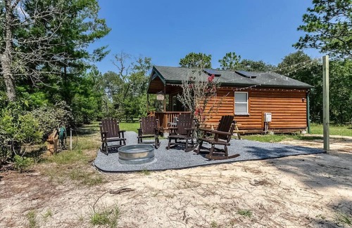 Homosassa Cabina | A/C, Firepit, Grill, Pet Friendly