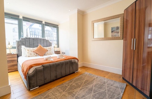 Redcliffe Apartamento | Vibrant Old City 2BR Apartment - Full Kitchen WiFi