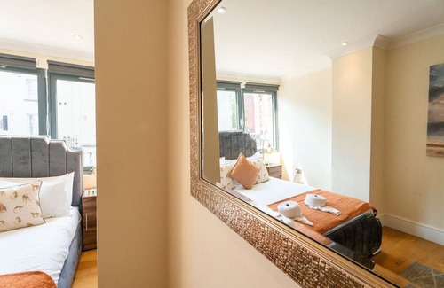 Redcliffe Apartamento | Vibrant Old City 2BR Apartment - Full Kitchen WiFi