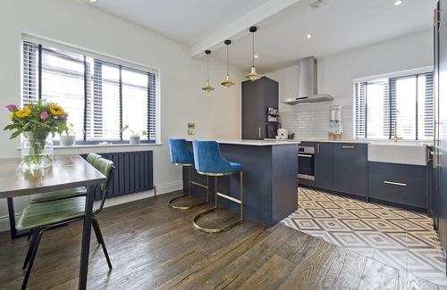 Askew Apartamento | Edwardian Soul, by Veeve