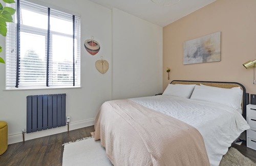 Askew Apartamento | Edwardian Soul, by Veeve