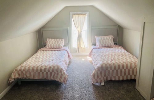 Quincy Casa | Newly remodeled spacious home in the heart of Quincy.