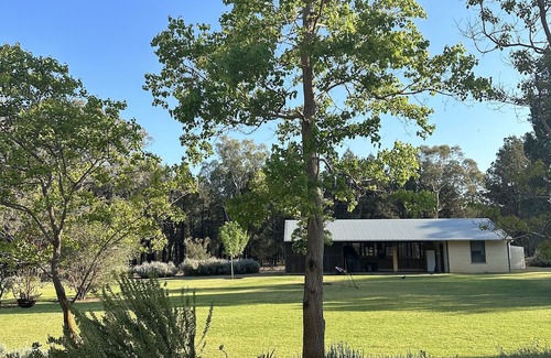 Gilgandra Cabina | Earth n TimbernSleeps 4 1 bathroom