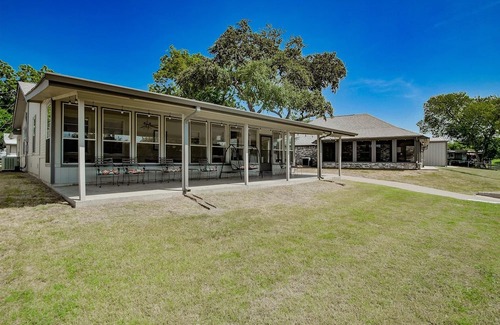 Granbury Casa | Waterfront Lake House with private boat launch and dock