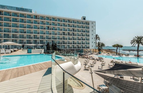 Ibiza Town Complejo | All-Inclusive Life Premium Room; Double Whirlpool Tub with Sea View, and Balcony