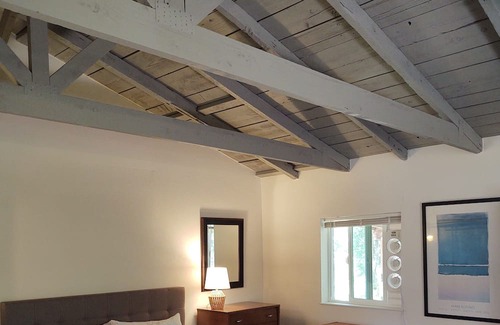 Amesti Cabaña | Cozy contemporary studio. Private and serene. 31-night minimum stay.