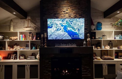 Keswick Casa | Large bungalow minutes to lake Simcoe with all the amenities you could ask for!
