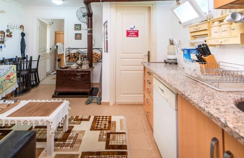 Koycegiz Casa | Vacation Flat w Pool Garden Patio BBQ in Mugla