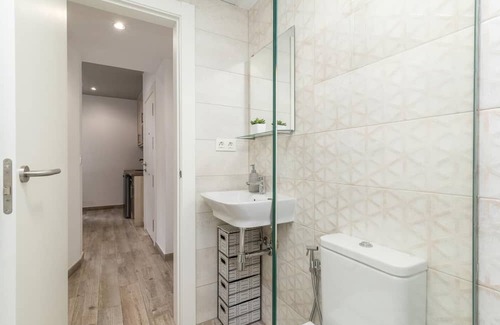 Cervantes Apartamento | Apartment in a restored mansion in Granada.