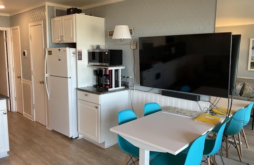 Folly Field Condominio | Panoramic view, hear the sounds and feel the moods of the beach. 9-8 9 15 avail.