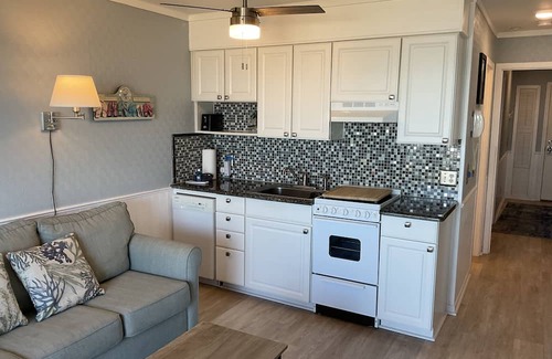 Folly Field Condominio | Panoramic view, hear the sounds and feel the moods of the beach. 9-8 9 15 avail.