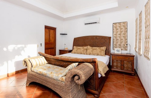 Tamarindo Casa | Secluded Luxury Retreat 100m from Beach w/ Private Pool & Courtyard!