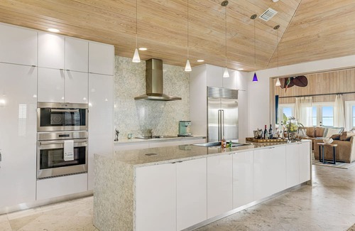Sugarloaf Key Casa | Luxurious Oceanfront Home w/ a Private Pool, High-Speed WiFi, & Private Beach