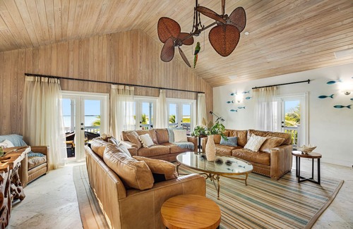 Sugarloaf Key Casa | Luxurious Oceanfront Home w/ a Private Pool, High-Speed WiFi, & Private Beach